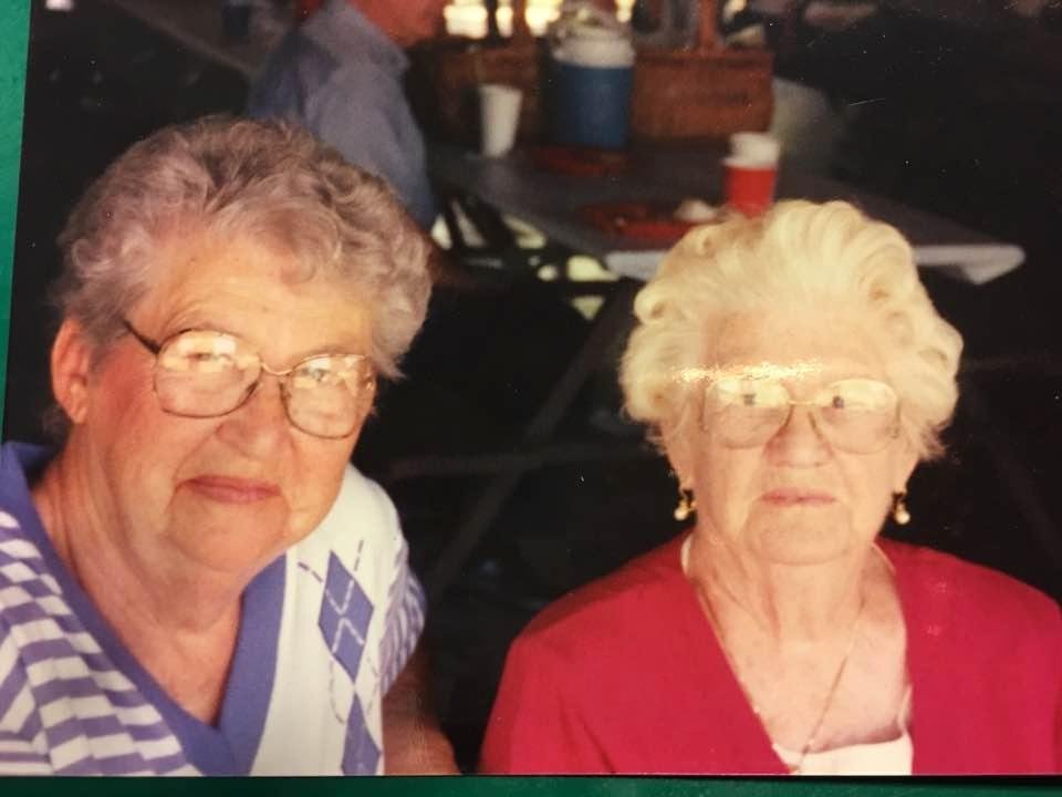 Remembering Mom & Aunt Zelma...
"2 Sisters" at The Spoon River Drive?❣️