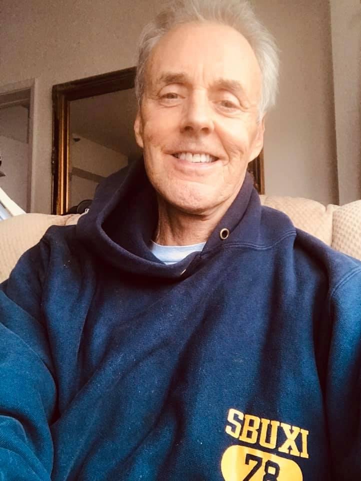 Wearing my “class sweater” from Special Boat Unit XI. Merry Christmas 🎄 🎁