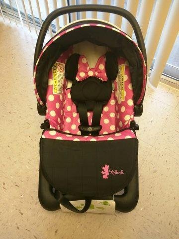 I loveeee Avahs car seat ! <3