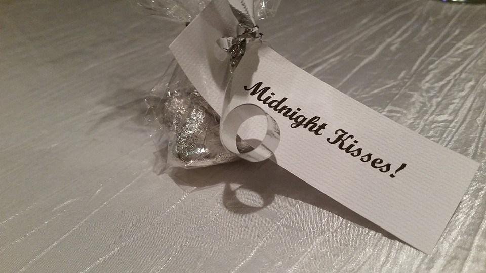 Don't Forget Your Midnight Kisses!