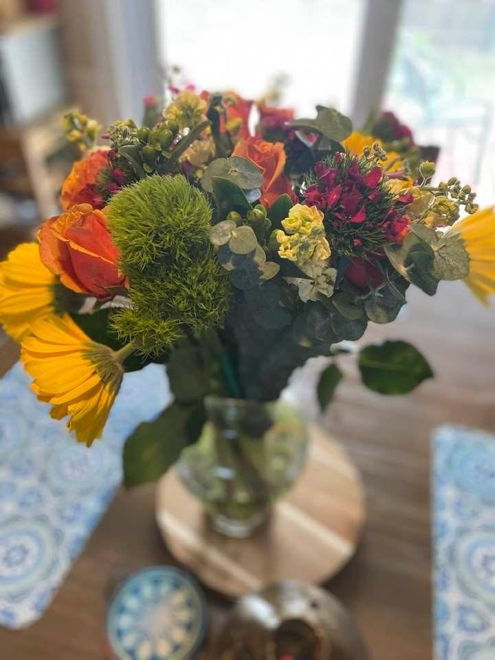 This months Bloomsybox is beautiful 💜