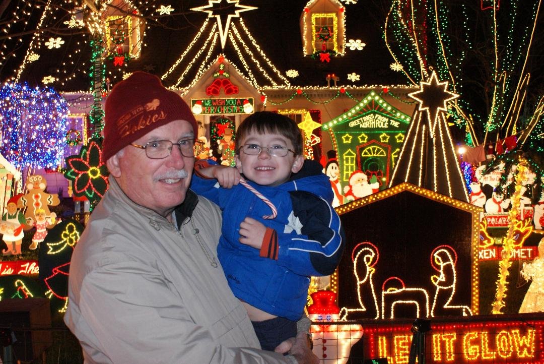 Finally got Nathan over to the Al and Esther Thompson's last night before they pulled the plug on this year's display.  Quite a show for Nathan.  They said several people had made their annual stop on the way to a New Year'