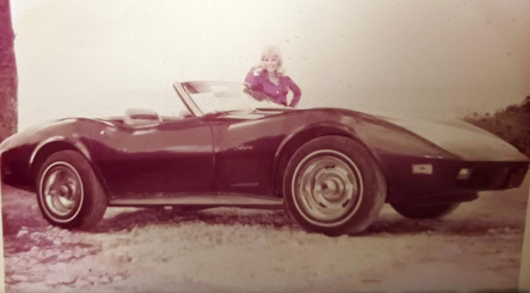 PINK'S 1974 VETTE