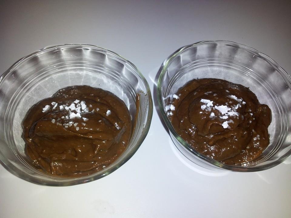 raw vegan chocolate mousse!