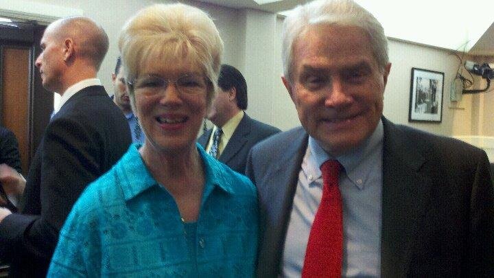 I was honored to meet world renowned evangelist Luis Palau today at the State Capitol and listen to him bring a message of hope to the world.