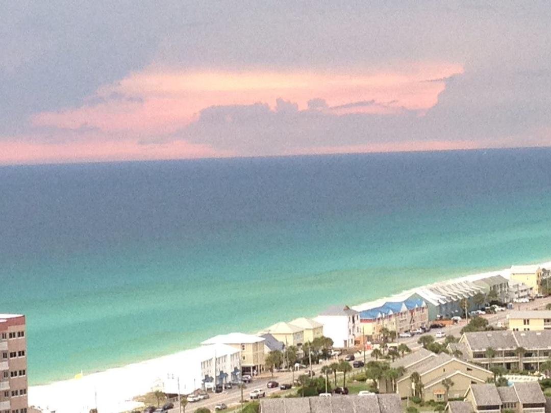Storms in the Gulf. Greens to blues to reds.