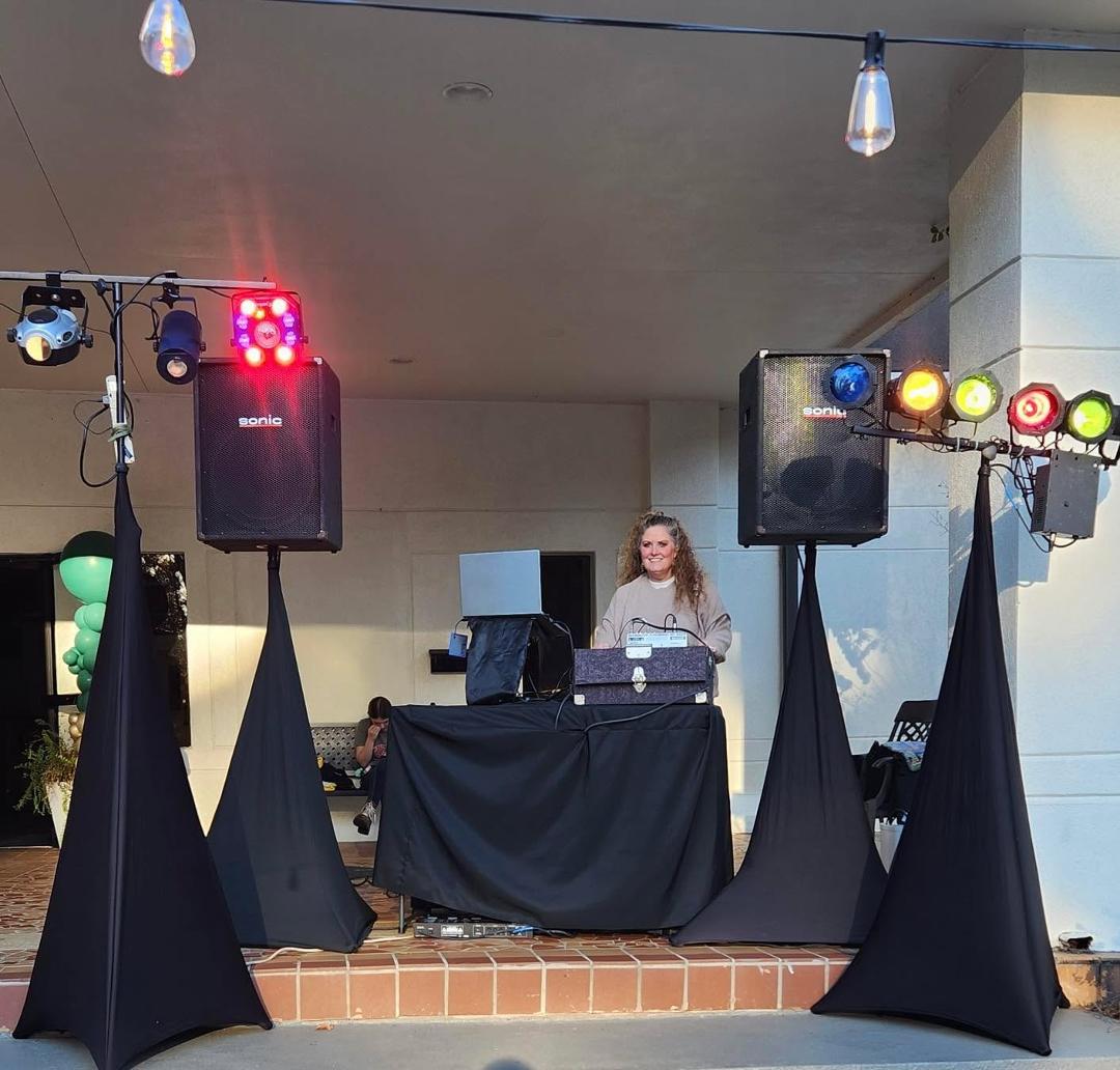 Debbie Sanders at the Campus homecoming we couldn’t have asked for more ridiculously perfect weather!!