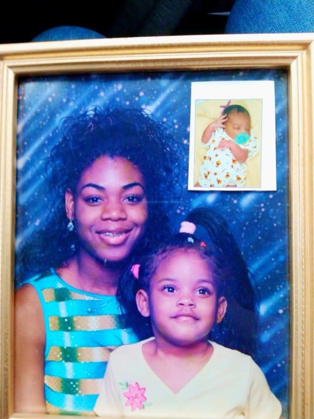 Momma LOVES 💞💖 YU JADA..   Wit the Gold GrillN bussing Diamond Cuts with fangz on em back in 2000