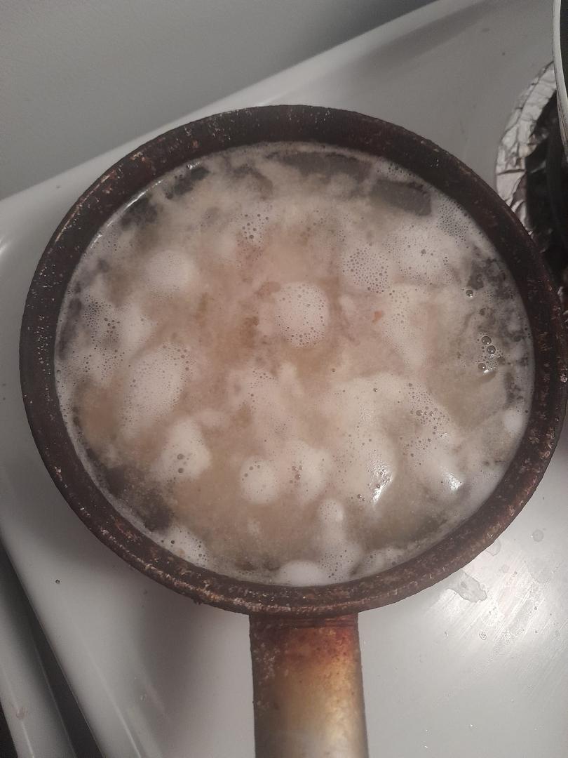 Garlic mashed potatoes w/ skin on (rustic style) & chives & lots of butter !