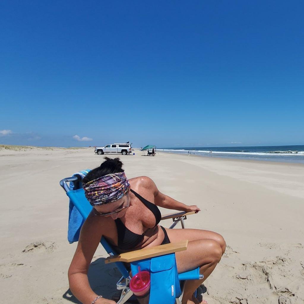 I still can't believe I'm so blessed to have this perfect life
I always wanted to live at the beach,and thank the lord ,here I am spending my golden years in paradise, God bless all of my friends,and hope you all can live t