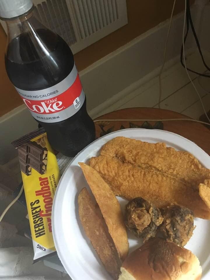 Friday dinner, fish, potato wedges, mushrooms, (Diet Coke) and a mr. Good bar😛 My Grandson Kristopher came by to visit and brought me dinner. ❤️😍😘 Feeling Loved!