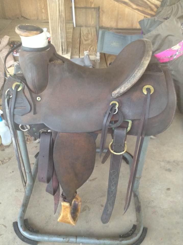 McCall saddle 15 1/2 inch seat with Great Basin tree for sale $1,600.00 call 580-434-2310
