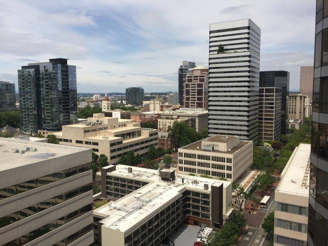 PDX Condo living - 19th Floor, The Portland Plaza