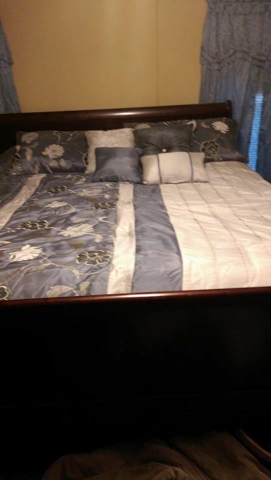 New comforter set for Patricia Pommell,