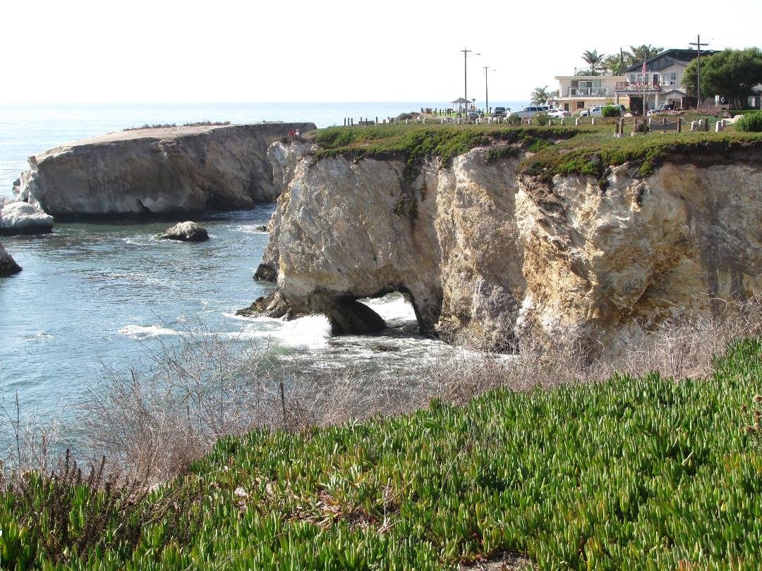 looking north from Dinosaur Cave Park