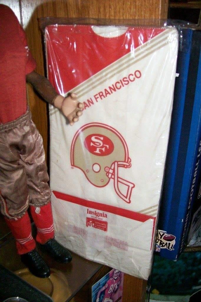 Rare 49ers lunch bags 30 bucks free shipping unopened I think there's a dozen of them in the bag