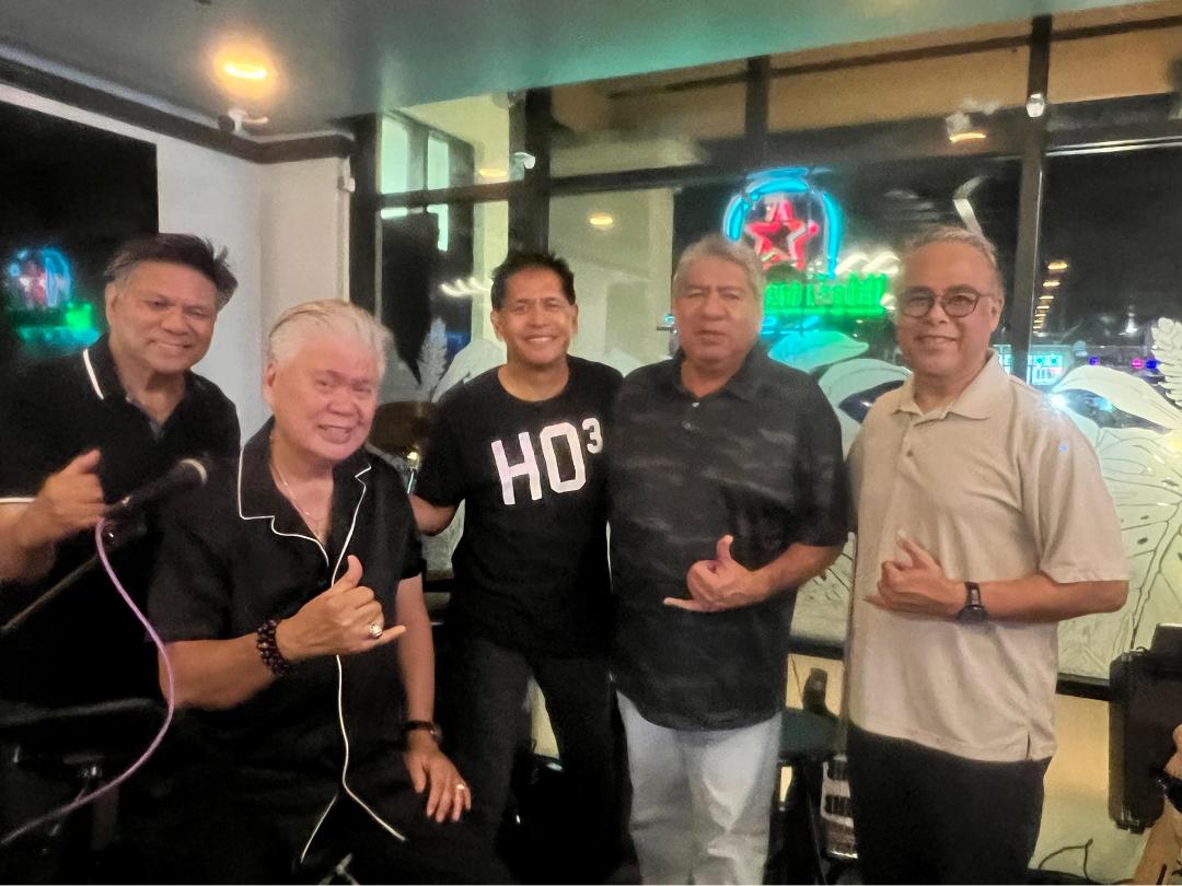 Val Cabral's album, Mobile uploads