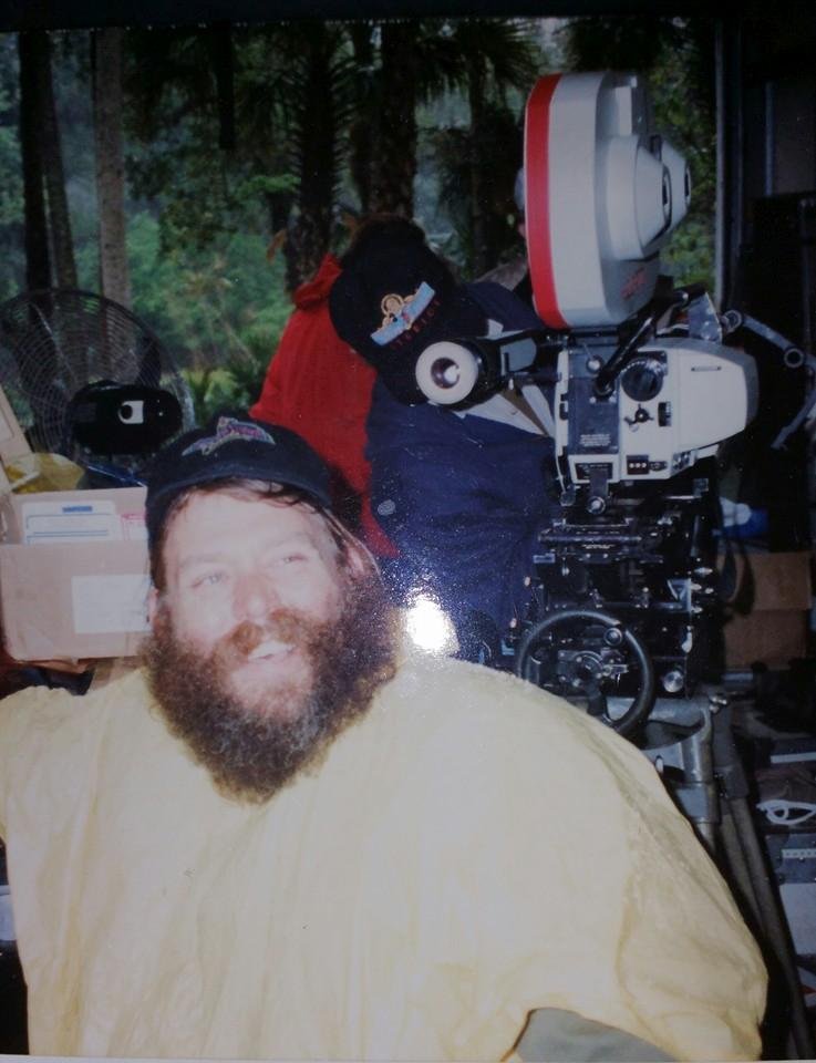 Lemme pose with this fancy lookin Panavision camera before you send me back to my lonely trailer near the toilets...