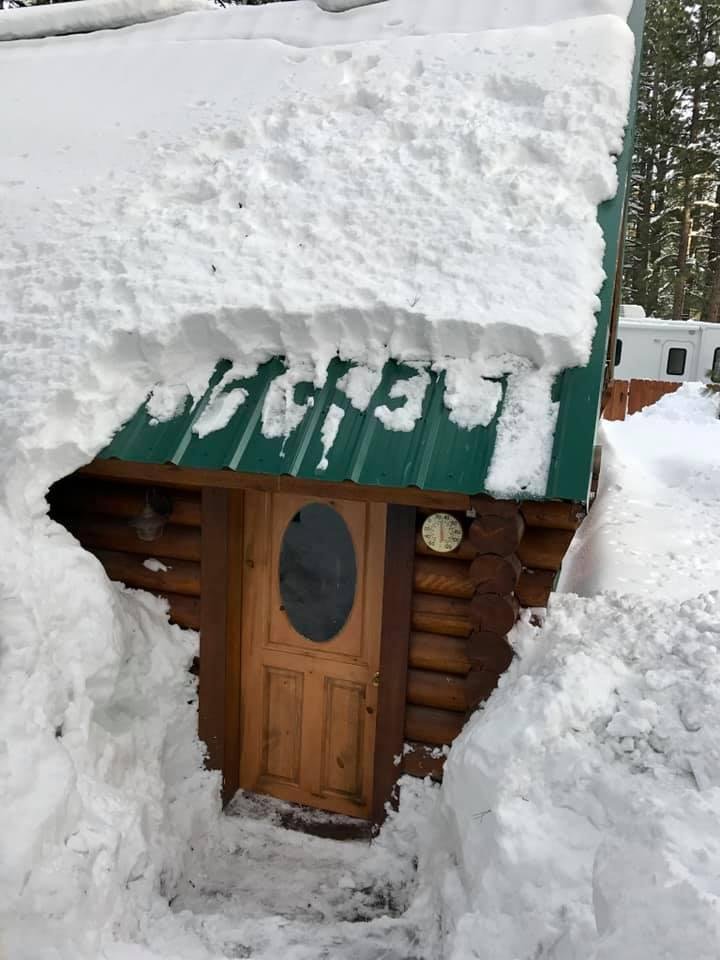 Save the best for last! The pedestrian door to the garage is cleared. A guy’s gotta have his Man Cave❣️