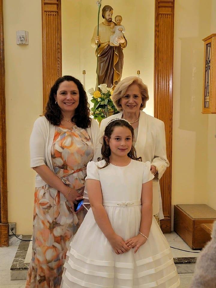 Mother, Daughter and Granddaughter on her special day!! ♥️