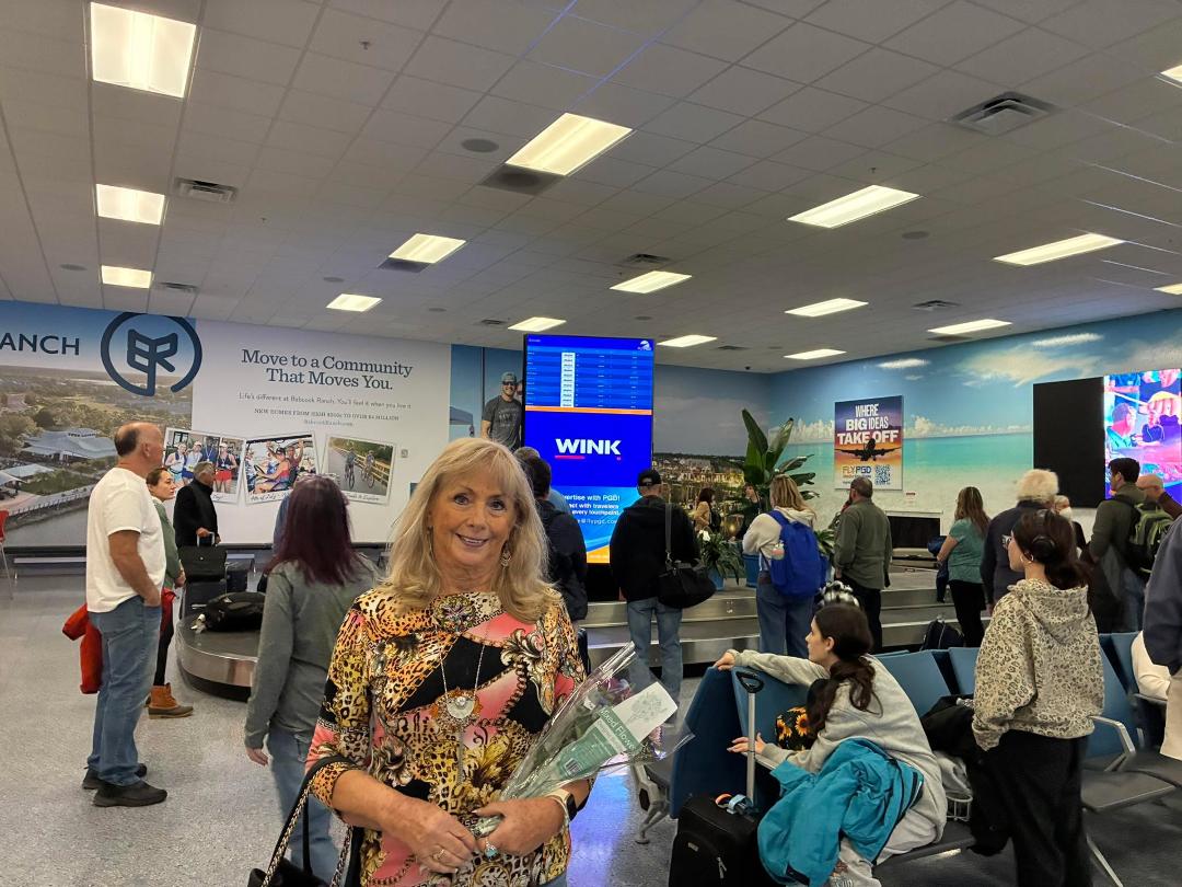 General MacArthur said it first “I shall return “and Stephanie took  his words toheart so she is back in Florida for a long, long time❤️