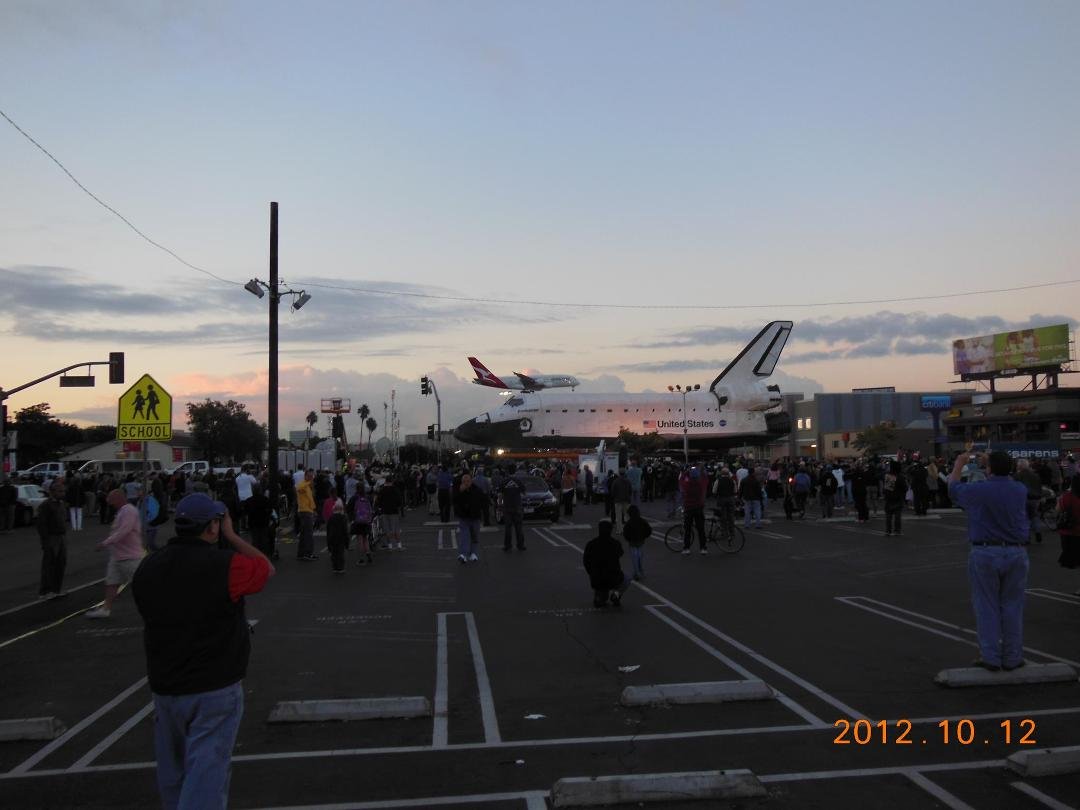 Wished we could hear the people on the flight landing above the Shuttle!