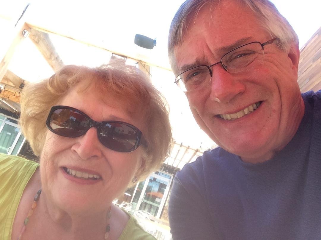 With Mom at Fixtures. Que Bueno!