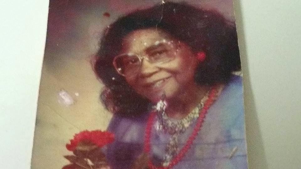 Today is a very special day, today is my moms birthday, you will always be with me, I miss you everyday, love you and miss you daily. I know you and dad are watching over me. Happy birthday mommy.