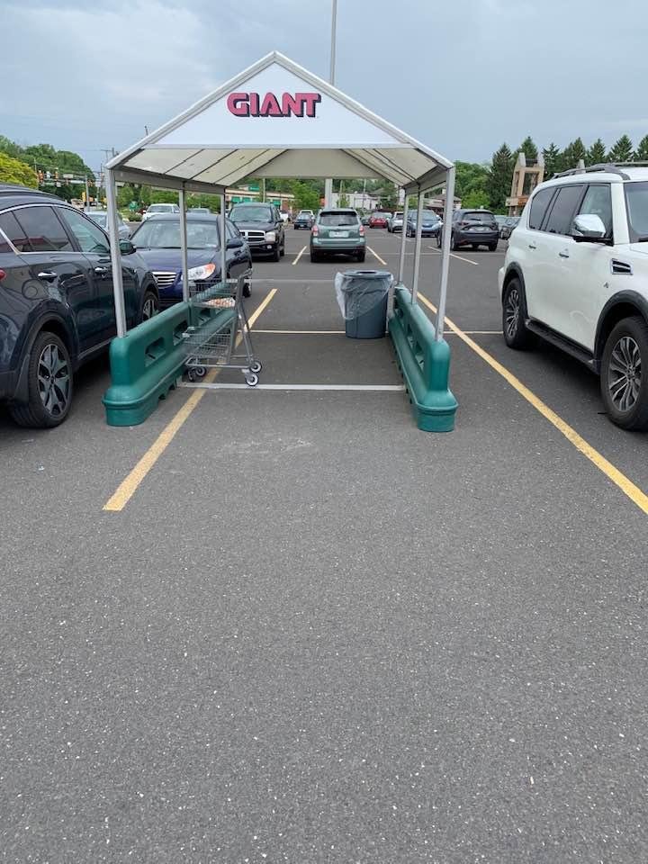 Ok , so I’m very detail oriented, why isn’t this cart barn lined up in the parking space? The others at the Maple Glen Giant are centered but this one has been screwed up forever. Don’t park to the left of it if you have a