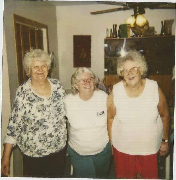 Too beautiful ladies that I miss very much every single day