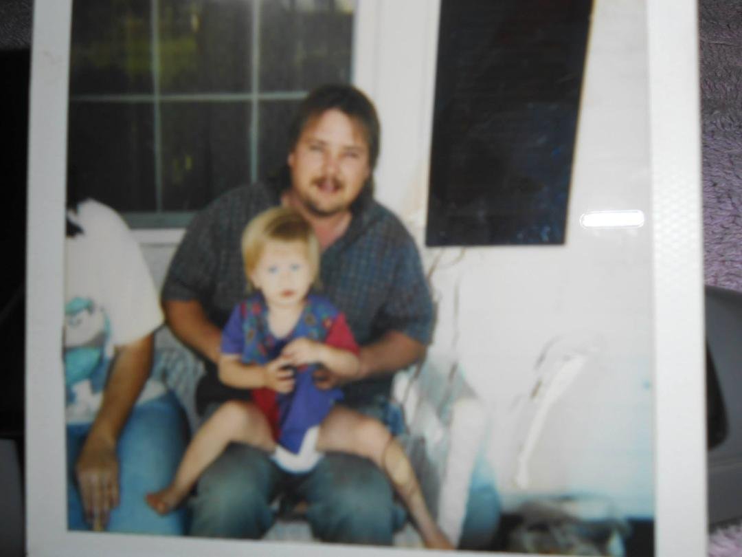 Taylor & her daddy-Richard Horne,Jr. Just LOOK at those BEAUTIFUL BLUE Eyes!! She Certainly got those from her Daddy!! WOW!!