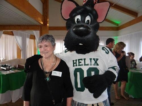 I want to share an awesome experience I had on August 22 this year. My sixth graders from 1978-1979 invited me to their 30th high school reunion. I had a really great time. Here I am with their mascot: