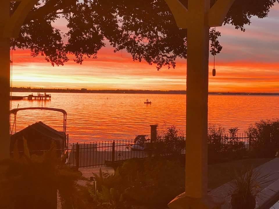 Merry Christmas Eve, Eve from the lake in Texas❤️🎄