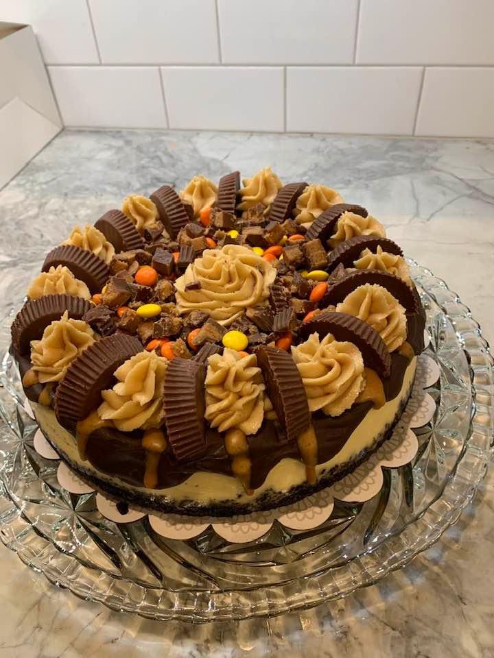 This is a Reese’s pieces cheesecake, doesn’t it look fabulous? Well it tastes even better! Melts in your mouth. The best we ever had! Made by Dawn Pierce! 
Thank you Dawn for literally making Warrens Birthday special ♥️