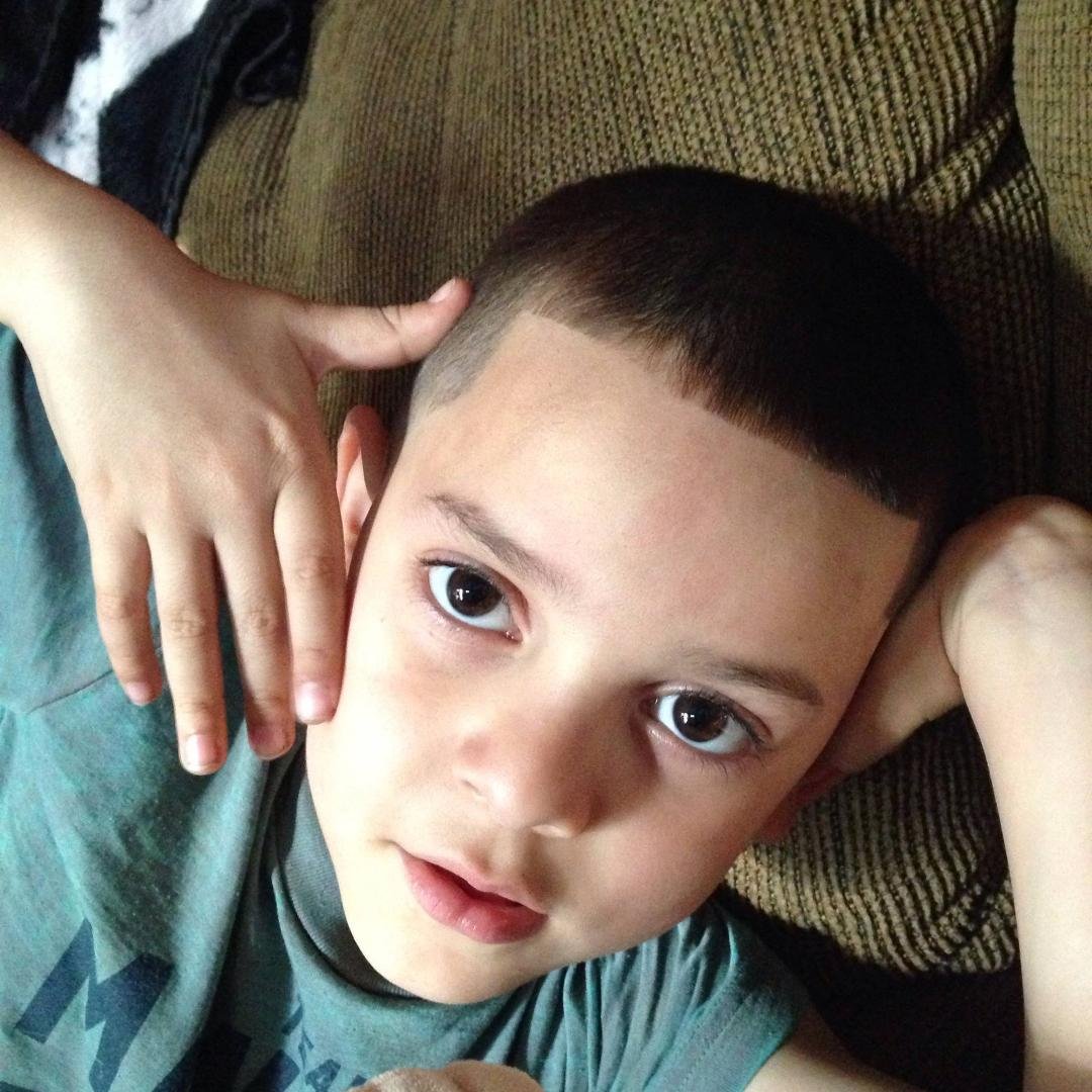 Look at this handsome little boy ( my everything)