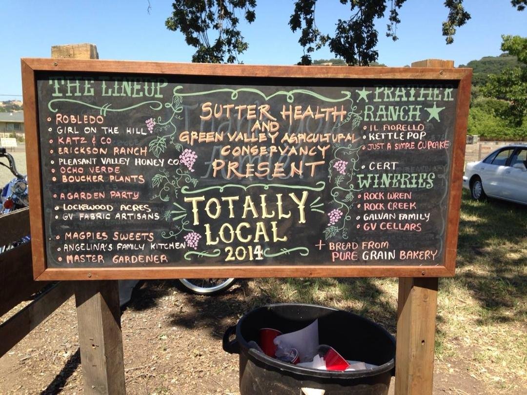 Farmers' Market Festival in Green Valley. Craft beers and banjos - yeeha!