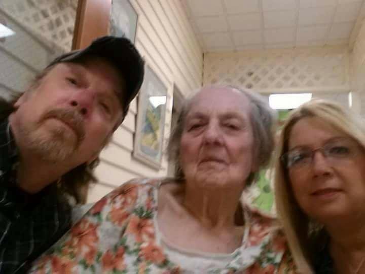 HAPPY MOTHERS DAY IN HEAVEN !!! I MISS YOU SO MUCH . <3
.