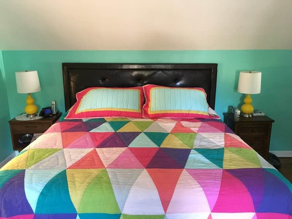 We haven’t had a headboard in YEARS! Finally got this one on-line. Wayfair. Very happy. The delivery guy wasn’t real excited about bringing it in the house. It weighs 46#! LOVE on-line shopping. Free shipping and on