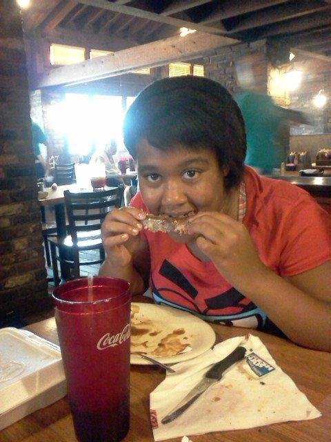 my twin fucking up some ribs lol