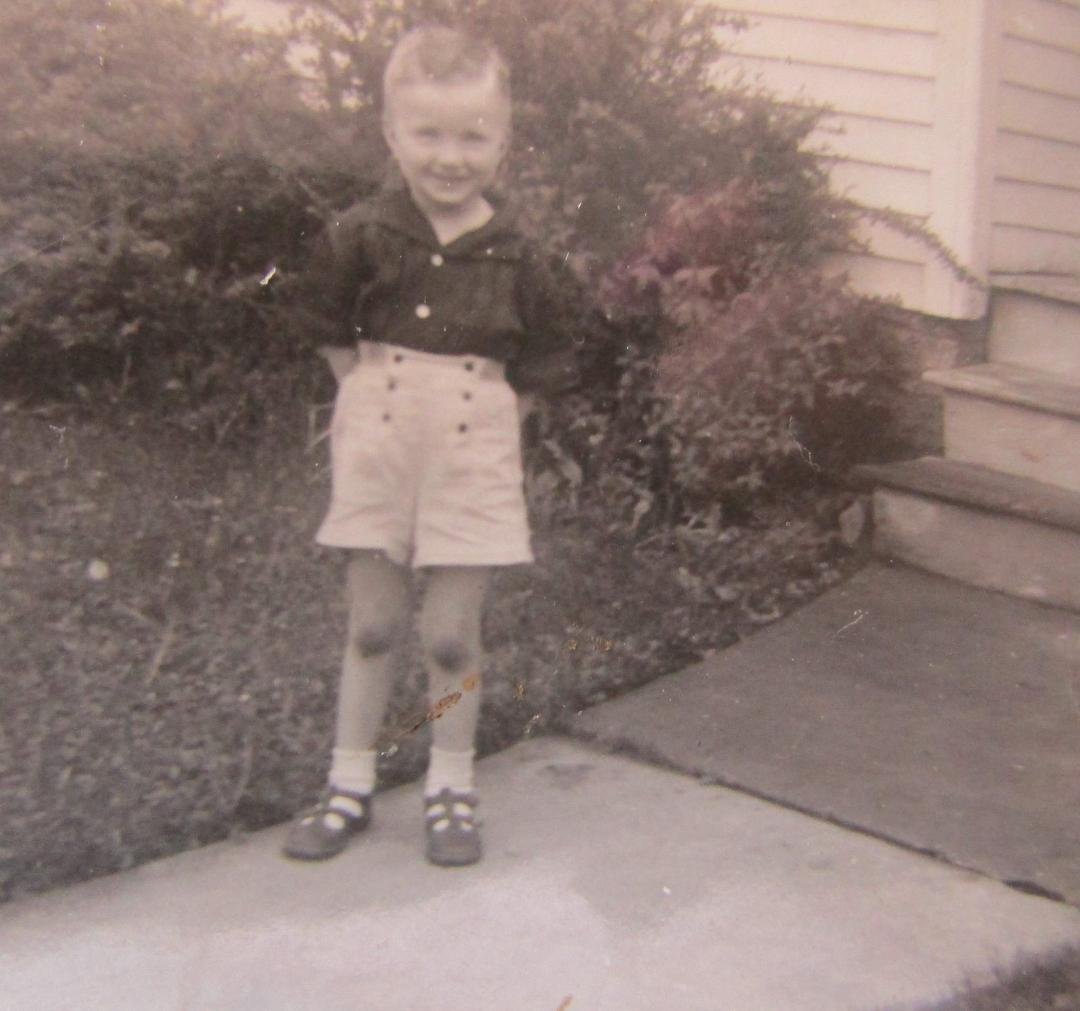 Is this you Jim? Love the knees...