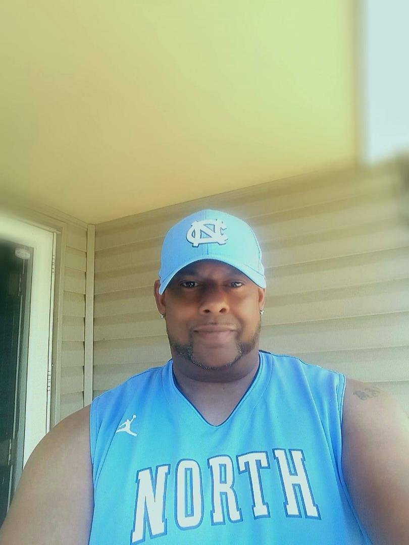 Well, today's the day that the North Carolina Tar Heels face the Arkansas Razorbacks. I have love for Arkansas because of family K. Hatcher (Football), and Lee Mayberry assisting (Basketball). 

It's truly going to be hard 