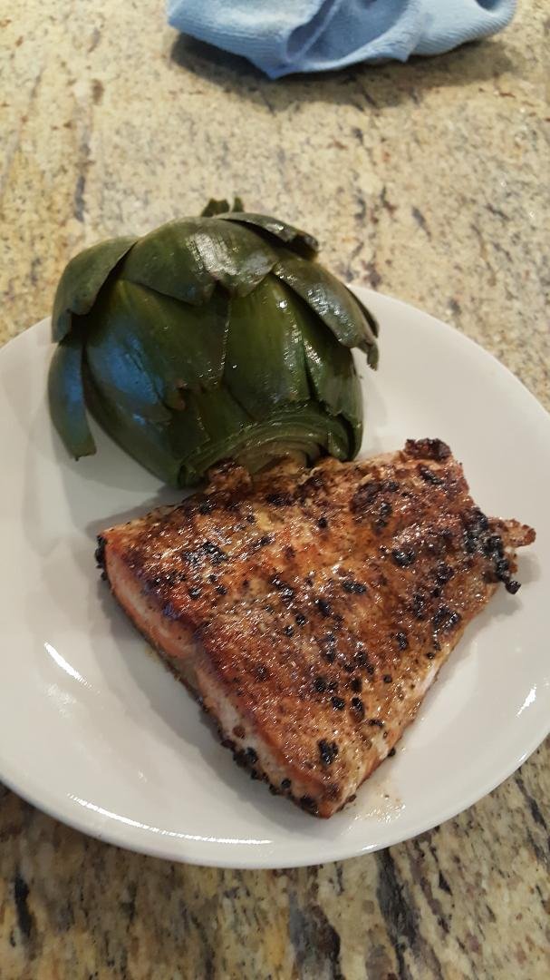 This what's for dinner. 😊  Salmon & Artichoke!!  Yummy yummy!!!  And good for you!