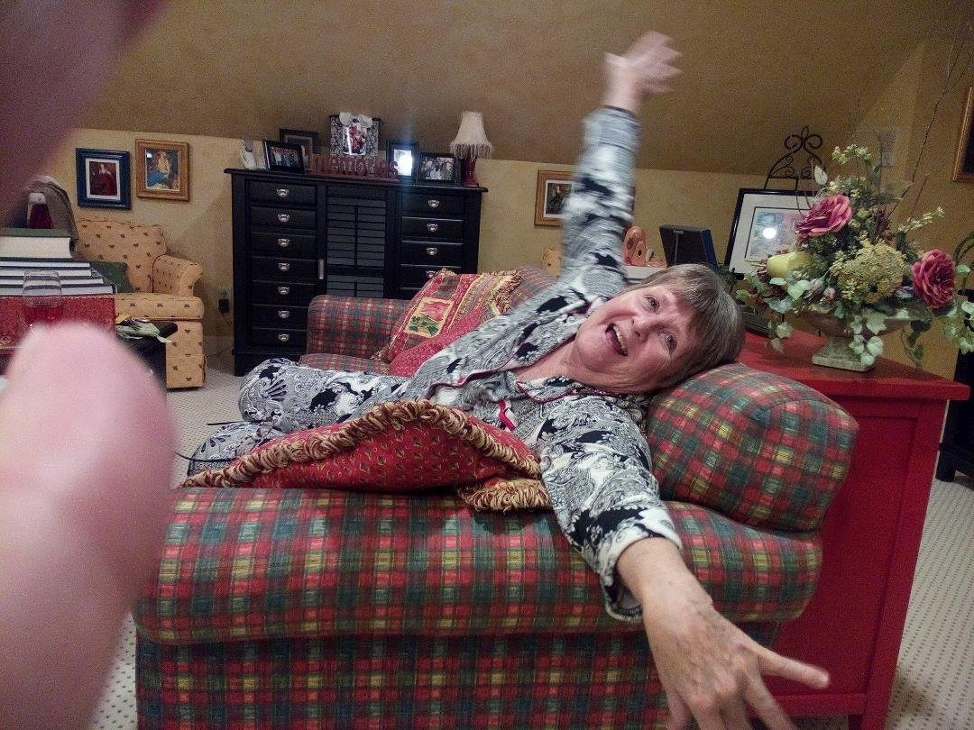 HAPPY NEW YEAR EVERYONE. CAN YOU TELL I'M HAPPY. IT IS GOING TO BE A GREAT YEAR.