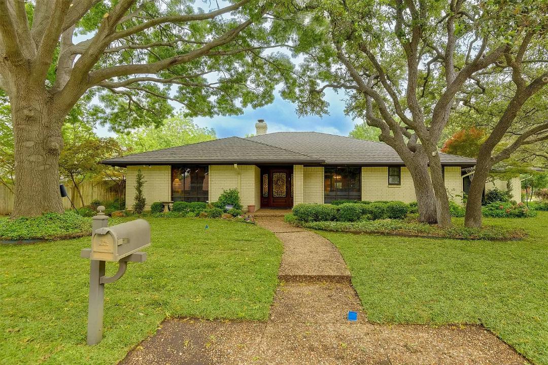In Texas, helping my son move into his new house in Fort Worth where he accepted a new job following the end of his 6 yr. residency. Exciting times!