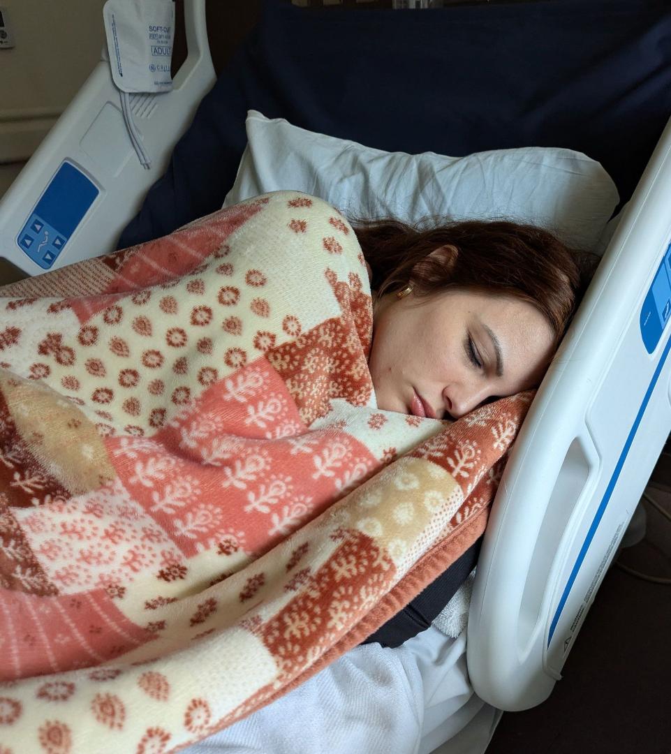 When you miss your mama but you're really tired ..... With Taylor Pelayo She fell asleep in my hospital bed
