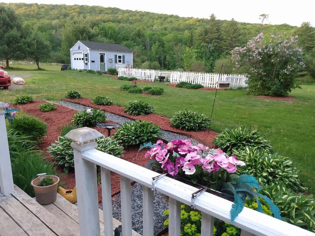 Finished mulching the walkway gardens. Only a bunch more to go....