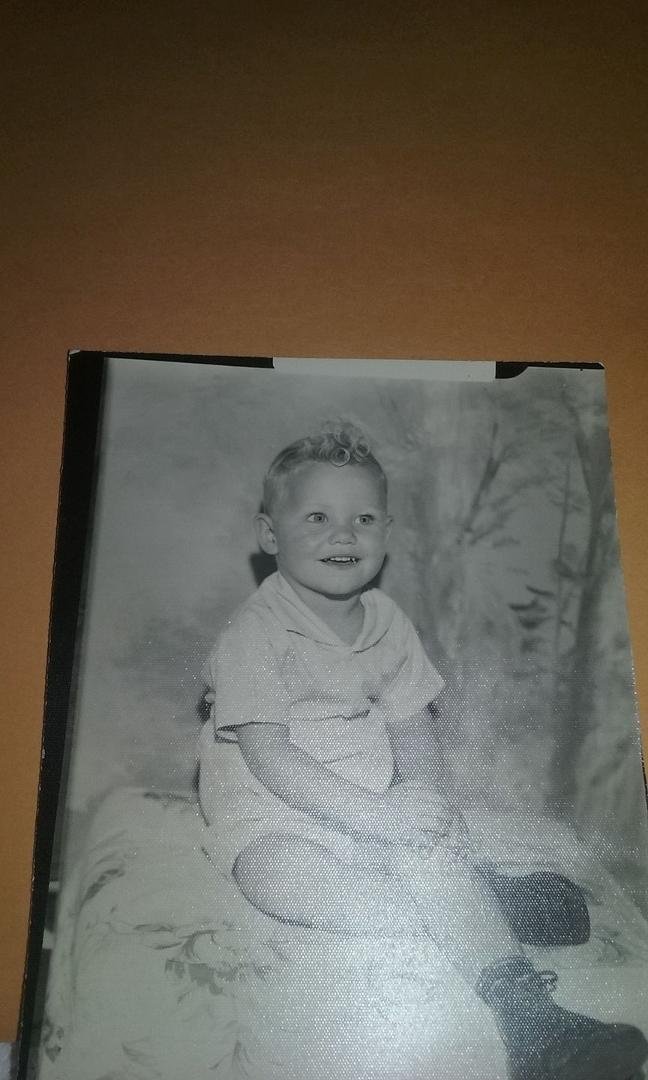 Big difference moving to Dayton,notice the blonde hair and GREEN eyes ladies.
