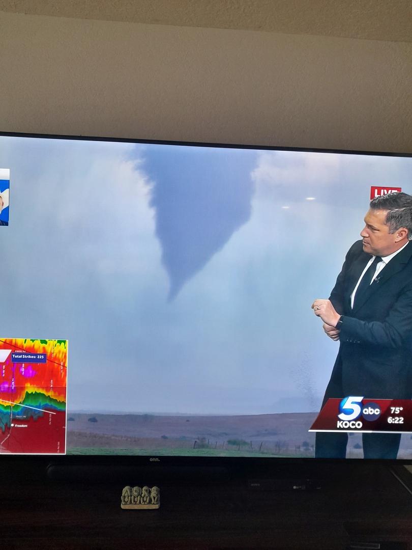 NW Oklahoma tornado right now.