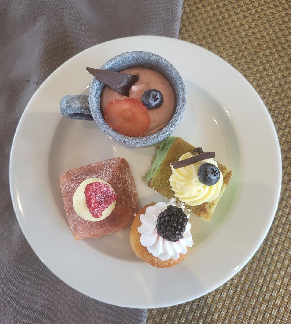 Even the Global Cafe, located in the Dreams Vista Spa Resort, provides outstanding food and desserts.