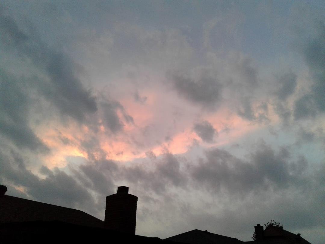 This is our sky right now how pretty look at the hearts from up above JD watching over us 💋💋until we meet again my love